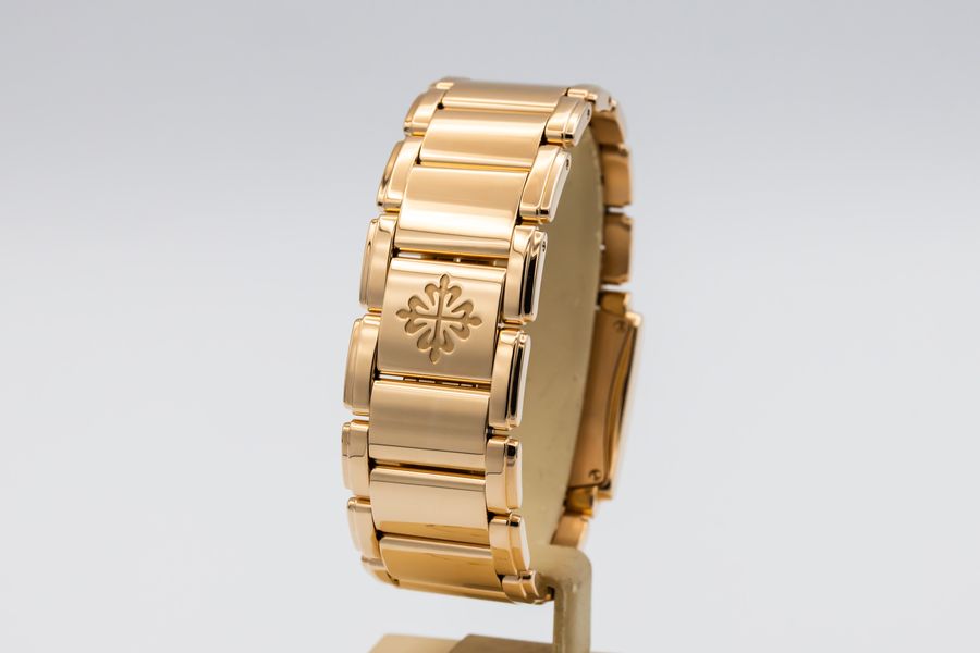Patek Philippe Twenty-4 4910/11R-010